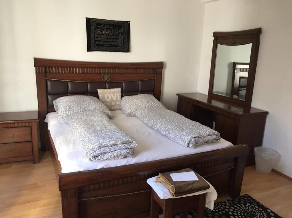 A&S Ferienwohnungen Roonstrasse Bonn Ngoại thất bức ảnh
